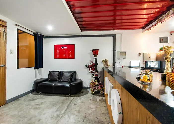 Oyo 462 Crave Park Hotel
