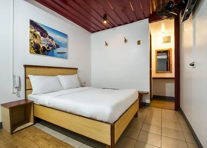 Oyo 462 Crave Park Hotel