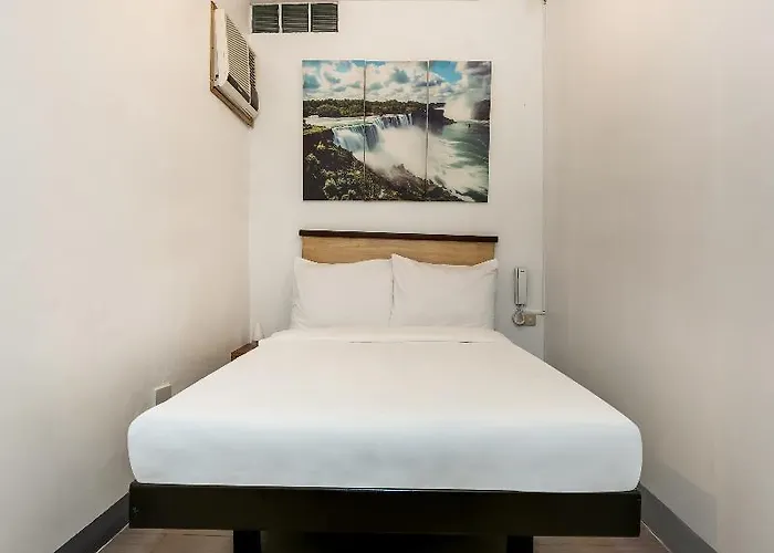Oyo 462 Crave Park Hotel Manila