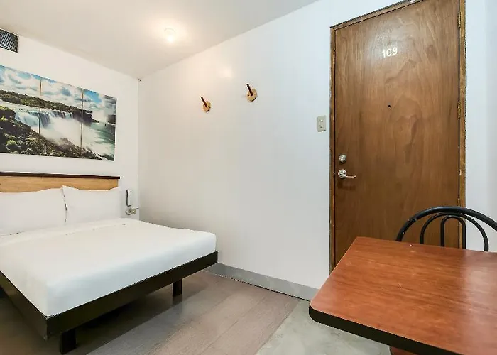 Oyo 462 Crave Park Hotel 2*